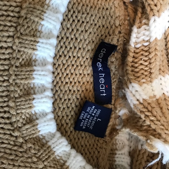 Derek Heart Sweater And Scarf - Picture 2 of 2